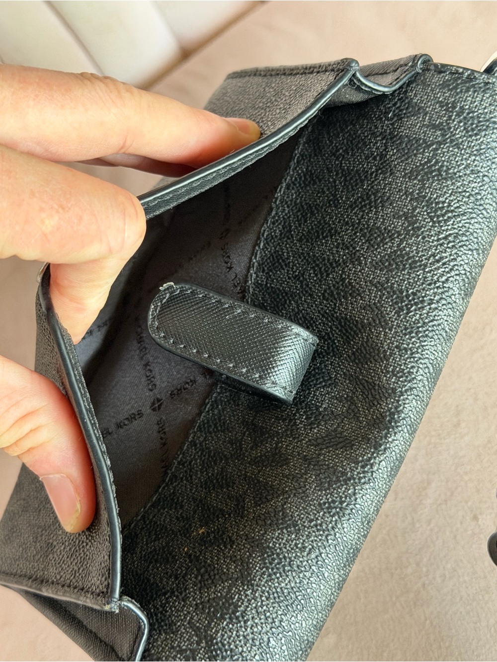 MICHAEL KORS Jet Set Medium Signature Logo Crossbody Bag in Gray/ Black - Picture 8 of 16